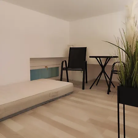 Dolce Crystal Boedapest