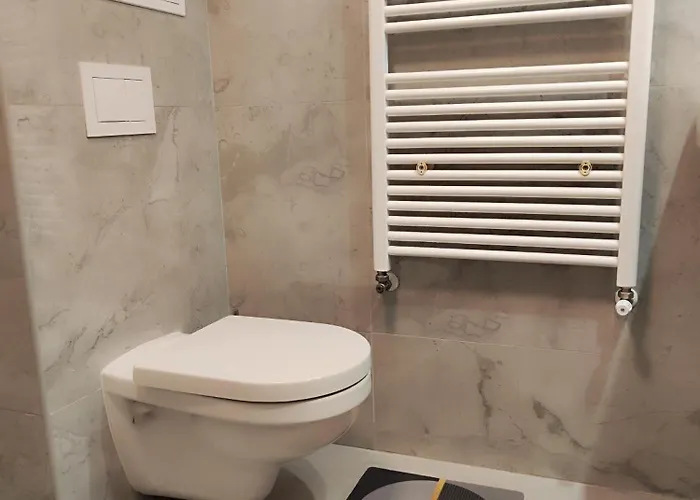 Dolce Crystal Daire *